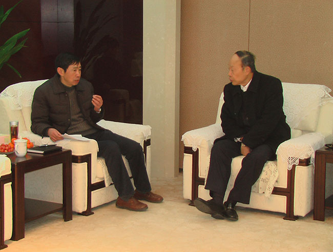 2012年2月9日，原张家港市委书记秦振华与原市四套班子部分领导到集团公司调研